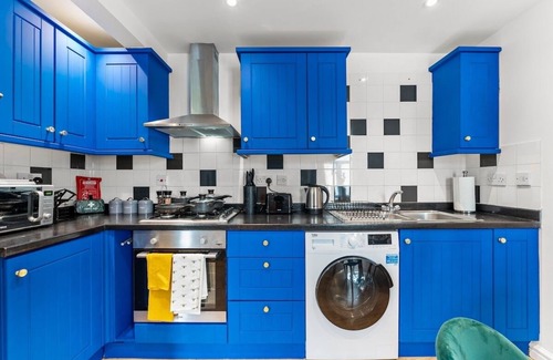 Southville Apartment | Boutique Bristol Abode - Games&nbsp;Room