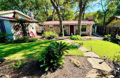 Canyon Lake Cabin | Boutique Cabin ON River- Enjoy FREE Paddleboards, Kayaks, Fishing Poles