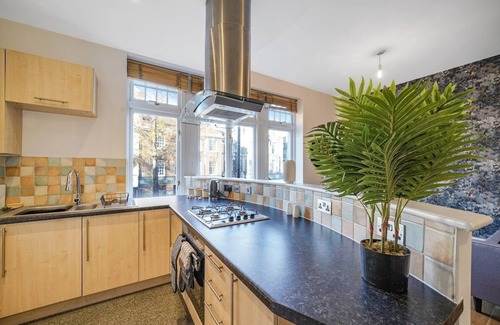 Homerton Apartment | Boutique Central Hackney Abode -&nbsp;Balcony -Sleeps 6