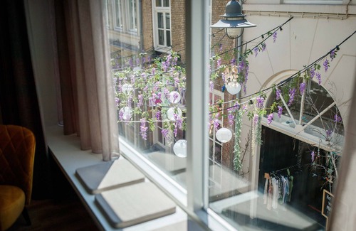 's-Hertogenbosch Apartment | Boutique Chic 55m² Apartment with City Garden - 's-Hertogenbosch