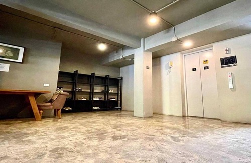 Thanon Phetchaburi House | Boutique Deluxe Vibe | Chic City Escape
