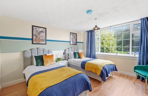 Littleover House | Boutique Derbyshire Abode - Games room - Sleeps 12