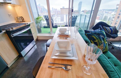 Bankview Condo | Boutique Downtown Studio – Walkable, Serene Stay with City Views & Fireplace