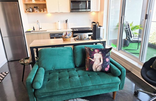 Bankview Condo | Boutique Downtown Studio – Walkable, Serene Stay with City Views & Fireplace