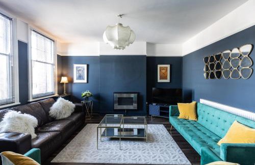 Cleedownton Apartment | Boutique family apartment in celebrity village.