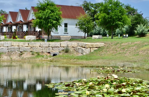 Driftwood Cabin | Boutique Family Suite Cabin Lodging & Event Resort - Cedar Break at Howard Ranch
