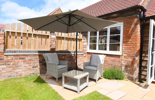 Wichenford House | Boutique Farm stay cottage in Worcestershire - Hot Tub/Dog Friendly