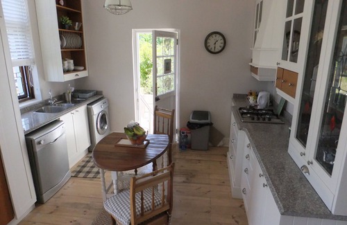 Knysna House | Boutique Heritage Home With Knysna Heads And Sunset Views