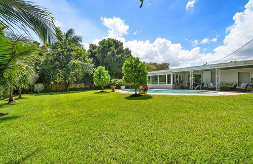 Lake Clarke Shores House | Boutique Home with Pool