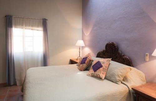 Colonia San Antonio Bed & Breakfast | Boutique Hotel Casa Camellia
