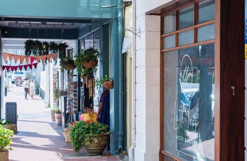 Simon's Town Apartment | Boutique Hotel Coastal Balcony Escape