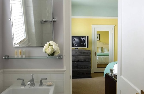 Goose Hollow Hotel | Boutique Hotel in Central Portland! Four Modern Units, Near Portland Art Museum!