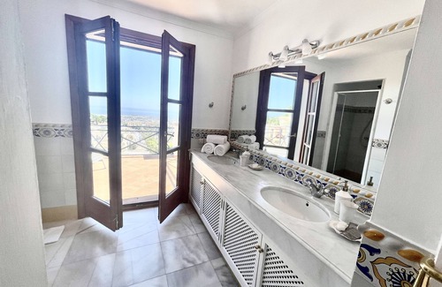 Benahavis Bed & Breakfast | Boutique Hotel Maravilla