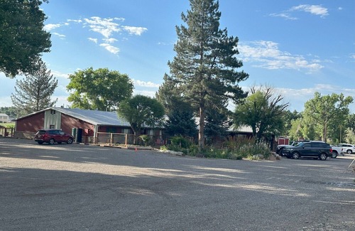 Delta Hotel | Boutique hotel on 20 acres alongside Gunnison River! A perfect basecamp for fishing, wine tasting of whatever adventure you choose.