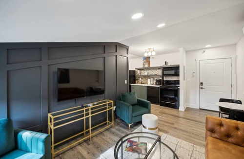 Jackson Hotel | Boutique Hotel | The Kentucky Derby Suite