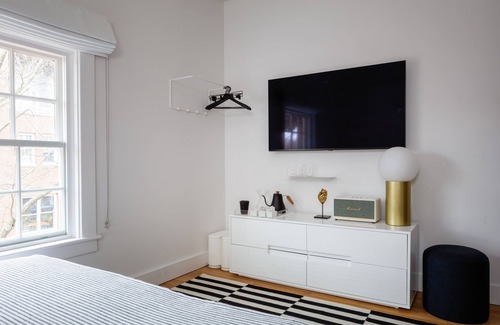 North Downtown Hotel | Boutique Hotel Suite above the Jefferson Theater on the Downtown Mall