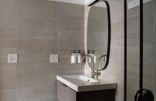 North Downtown Hotel | Boutique Hotel Suite above the Jefferson Theater on the Downtown Mall