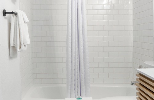Bentonville Hotel | Boutique hotel with fitness room, WiFi in fabulous Bentonville