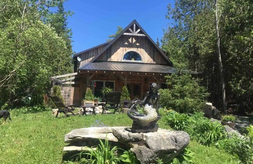 Tobermory House | Boutique Inn with Private Entrance