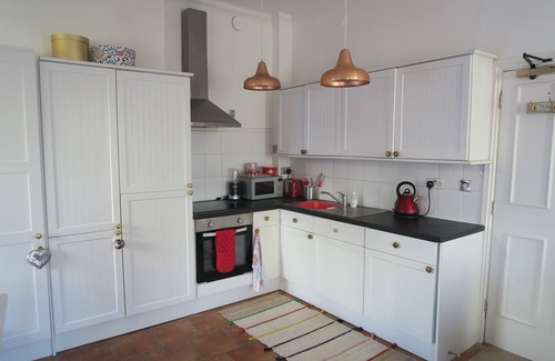 Warwick Apartment | Boutique Large Studio Flat With Balcony in Central London,Pimlico, Victoria. Near the Kings Road.