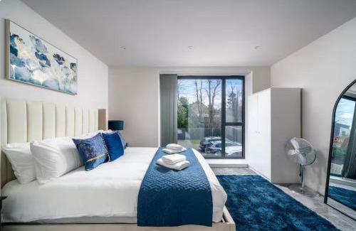 North Finchley Apartment | Boutique Lux London Apartments-Free Parking