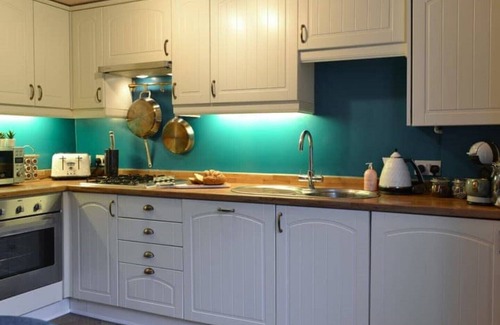 Welburn Cottage | Boutique luxury countryside cottage with hot tub, log burner, 4 poster & firepit