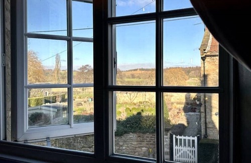 Welburn Cottage | Boutique luxury countryside cottage with hot tub, log burner, 4 poster & firepit