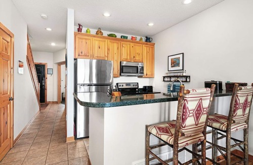 Beaver Bay House | Boutique Luxury On Lake Superior! Stunning Views Sunrise/Moon Waves Romantic
