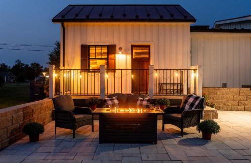 Grottoes House | Boutique Luxury Stay Near JMU with 2 King Suites & Fireplaces
