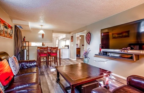 East Colfax Apartment | Boutique Medical Housing 17B | Pet-Friendly Haven