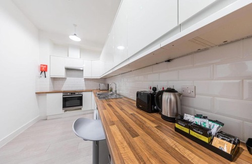 St. George's Apartment | Boutique Modern Hotel Room For Two Near Tube And Bus Stations