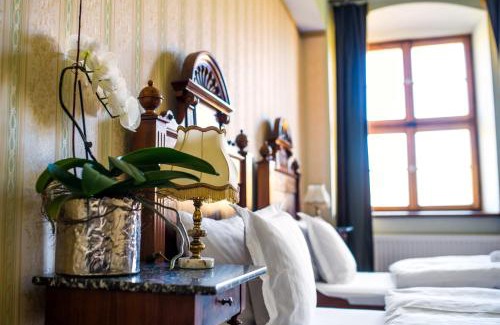Krotoszyce Bed & Breakfast | Boutique Pałac Warmątowice Sienkiewiczowskie