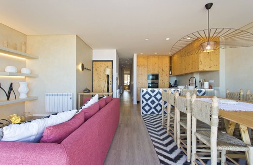 Povoa De Varzim Apartment | Boutique Rentals-al MAR Beachfront Wake up With Wonderful Ocean and Beach Views!