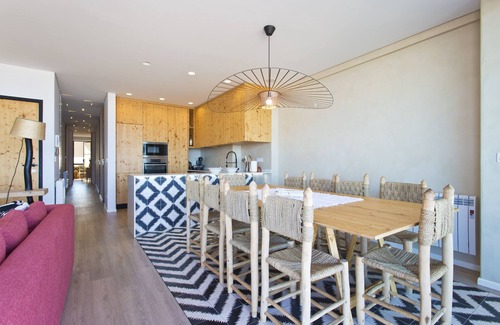 Povoa De Varzim Apartment | Boutique Rentals-al MAR Beachfront Wake up With Wonderful Ocean and Beach Views!