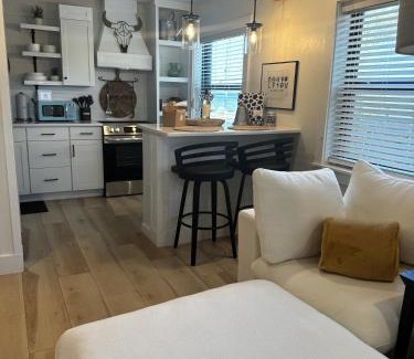 Fort Myers River District Apartment | Boutique Retreat in heart of River District