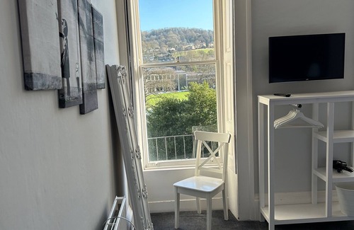 Bath Apartment | Boutique Retreat in the Heart of Bath — Steps from All the Sights