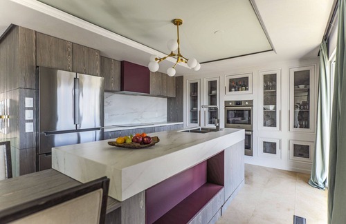 Central Okanagan House | Boutique retreat with lake view.