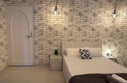 Koregaon Park Apartment | Boutique Room in Koregaon Park. WiFi, Ac, Smart Tv