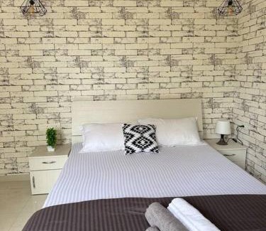 Koregaon Park Apartment | Boutique Room in Koregaon Park. WiFi, Ac, Smart Tv