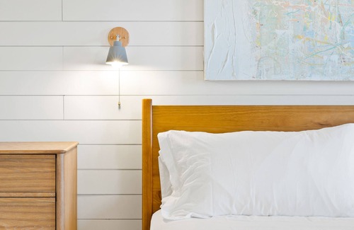 North Downtown Hotel | Boutique Room steps from Downtown Mall | Rose Jean - Room #3