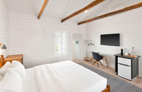 Ridge St. Hotel | Boutique Room steps from Downtown Mall | Rose Jean - Room #4