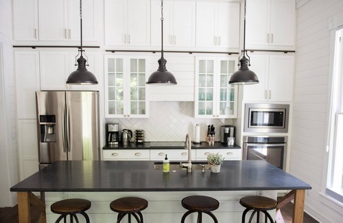 St. Elmo Improvement League House | Boutique St Elmo Farmhouse located only 7 min from Downtown Chattanooga