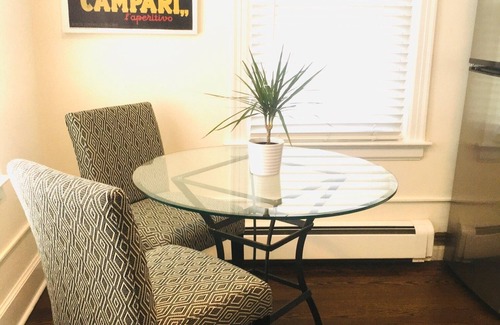 Greenwich Apartment | Boutique Stay 2C in Heart of Downtown