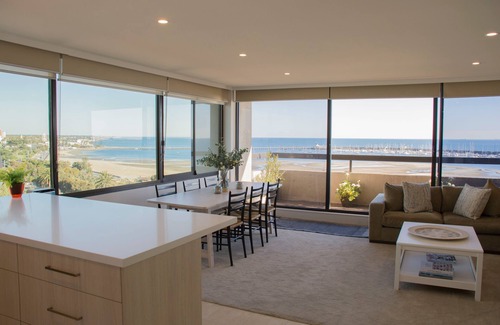 St Kilda West Apartment | Boutique Stay on St Kilda Beach with amazing views