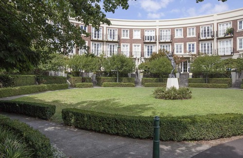 East Melbourne Apartment | BOUTIQUE STAYS - Wellington Mews