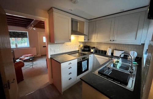 Ellesmere House | Boutique style cosy cottage