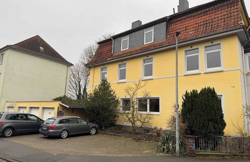 Celle Apartment | Boutique Suite by the Park w Parking