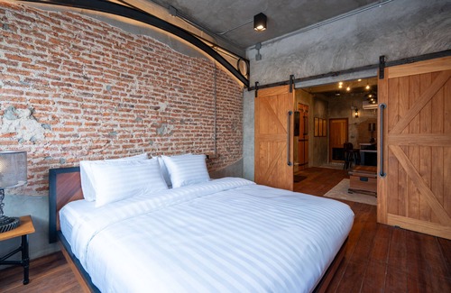 Phra Borom Maha Ratchawang Hotel | Boutique Loft Suite | Old Town BKK – H.O.M