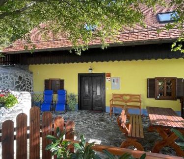 Vojnik Apartment | Boutique Tourist Farm Hrovat