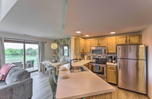 The Galena Territory House | Boutique townhome w/fire pit, KING bed, mezzanine loft & golf views!